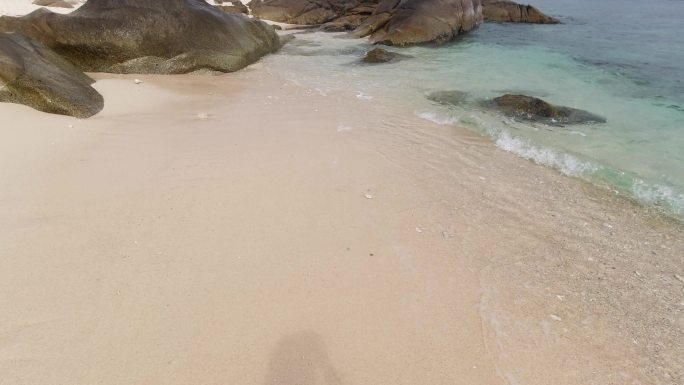蜈支洲岛沙滩海浪