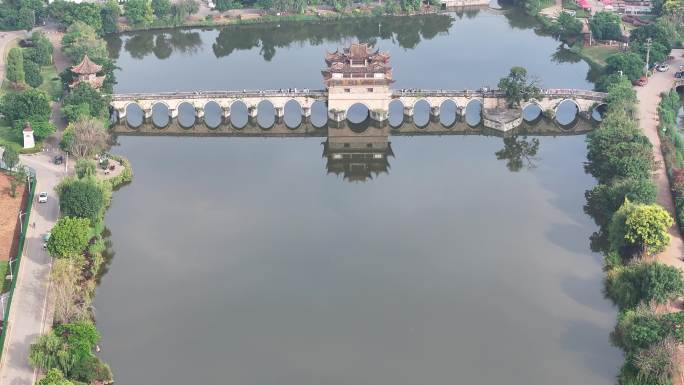 云南建水双龙桥的整体风貌