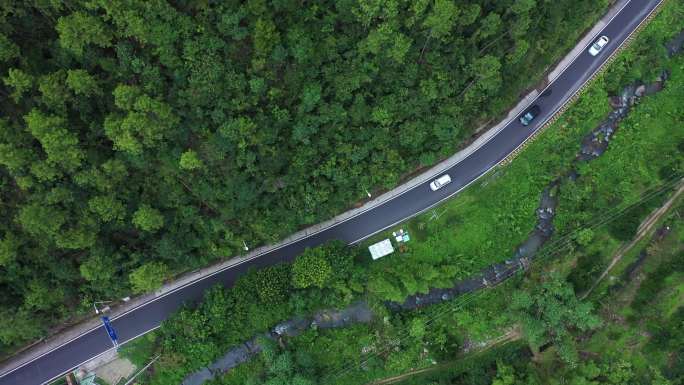 美丽乡村盘山公路