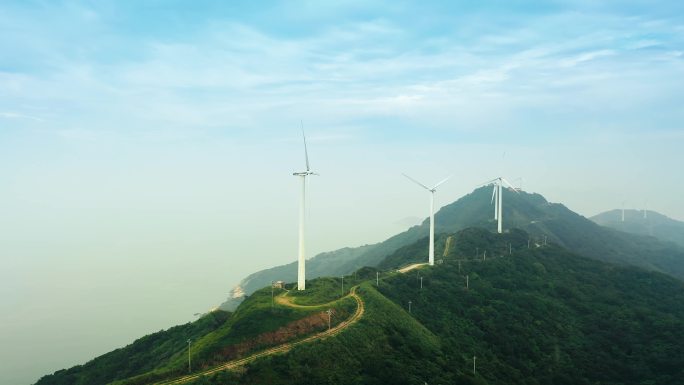 4K航拍岱山凉峙渔村山上的风力电机