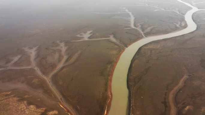 鄱阳湖干涸的航道