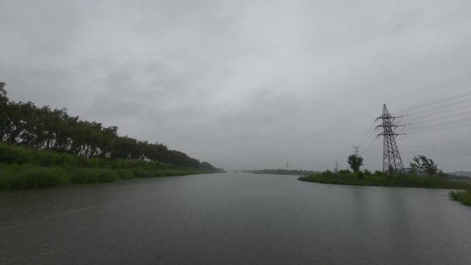 盘锦兴隆台区路口车流下雨暴雨人流4K延时