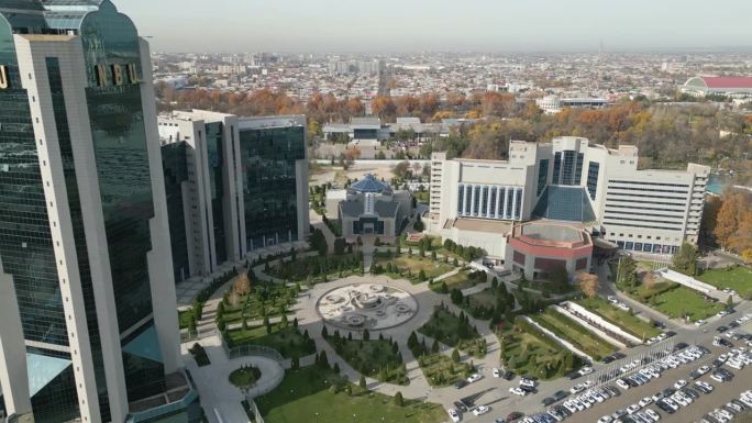 塔什干市建有乌兹别克斯坦国家银行