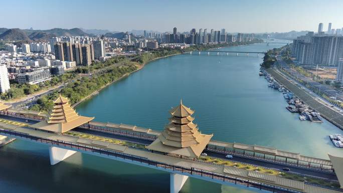 航拍广西柳州凤凰岭大桥与柳江滨水城市风光