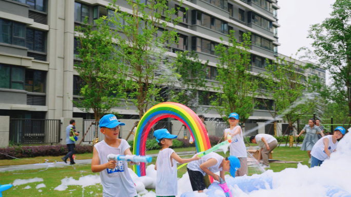 夏日儿童打水战