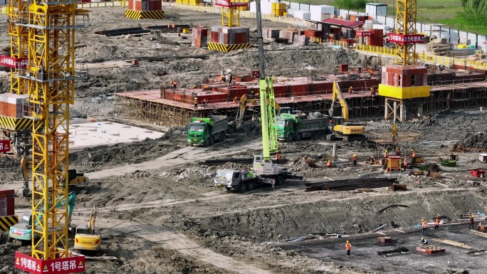 航拍建筑工地施工建设
