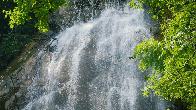 大自然瀑布山泉水溪流原生态治愈风景