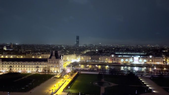 巴黎市中心和杜伊勒里公园的夜景