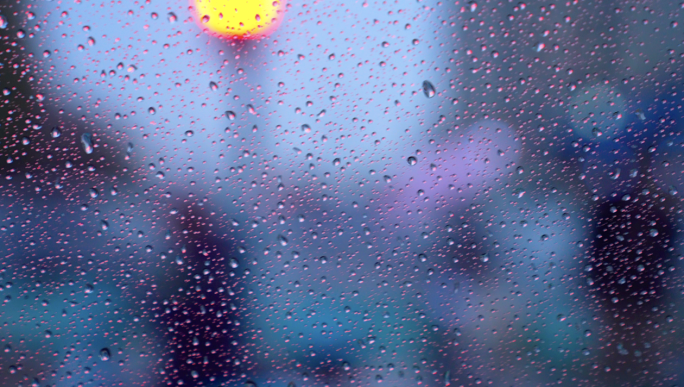 下雨天窗外 雨滴水珠