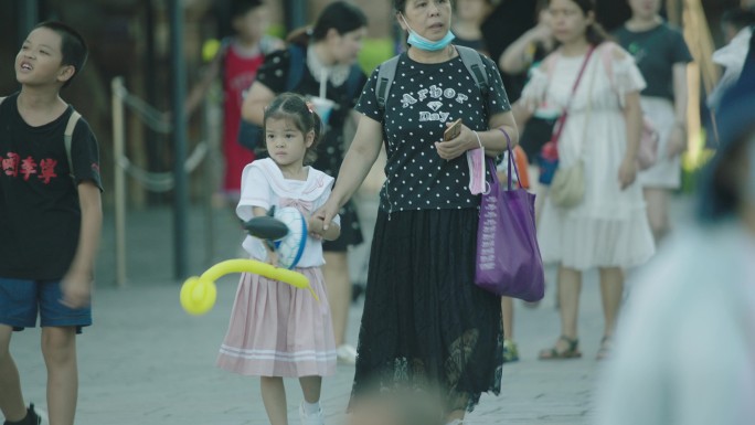 景区游人路人