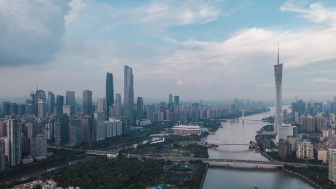 航拍傍晚的广州海心沙及珠江新城建广州塔