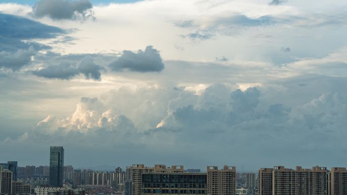 【4K】城市上空积雨云翻滚