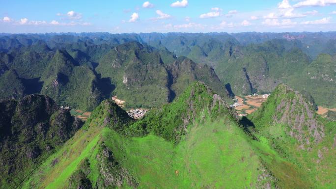 喀斯特地貌大山