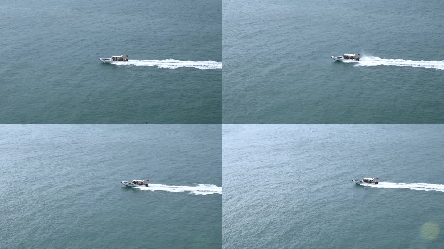 4K | 游艇掠过海面带起浪花