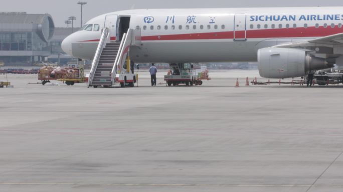 四川航空飞机托运货物