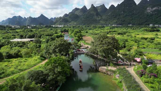 广西桂林阳朔遇龙河富里桥竹筏漂流