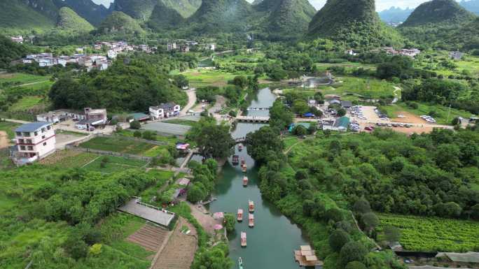 广西桂林阳朔遇龙河富里桥竹筏漂流