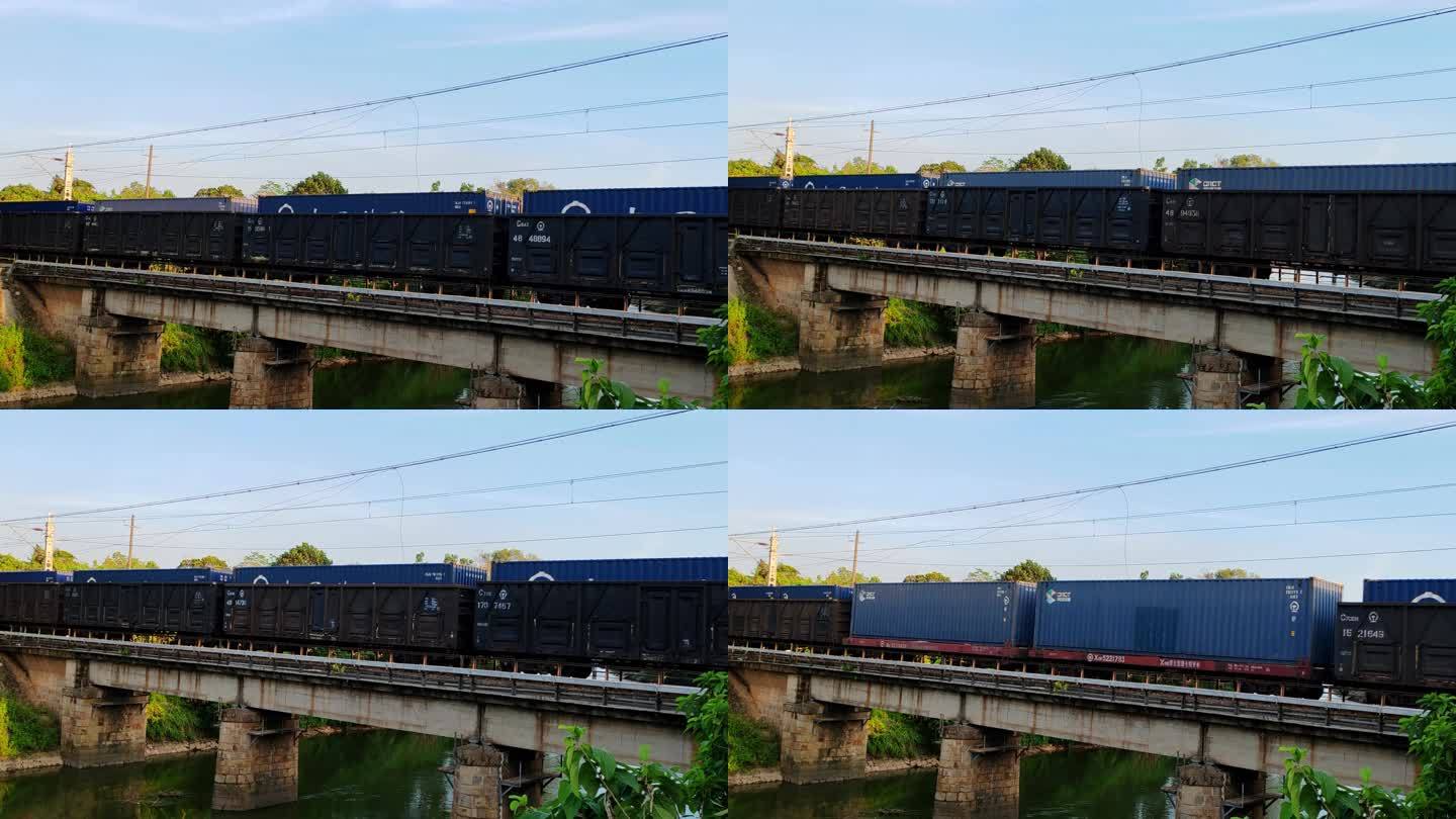 实拍货运火车经过铁路桥