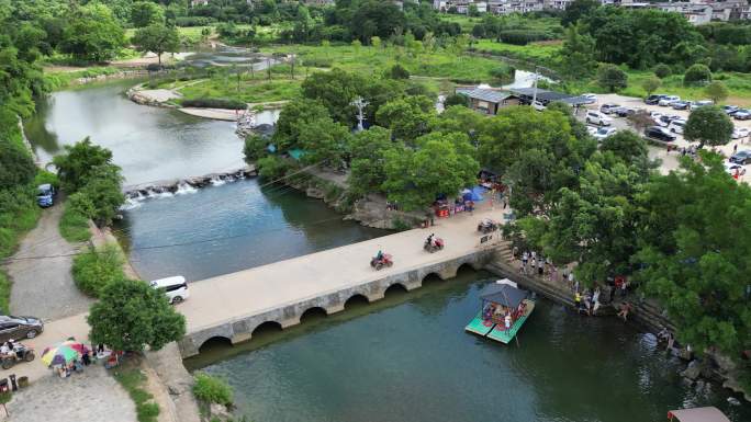 广西桂林阳朔遇龙河富里桥竹筏漂流