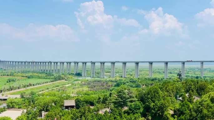 高架桥公路下的风景