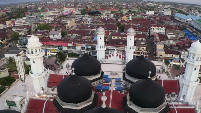 AH -拜图拉赫曼清真寺，东南亚最美丽的清真寺，日出
