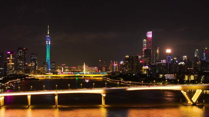 广州金融城华南快速路夜景和广州塔同框