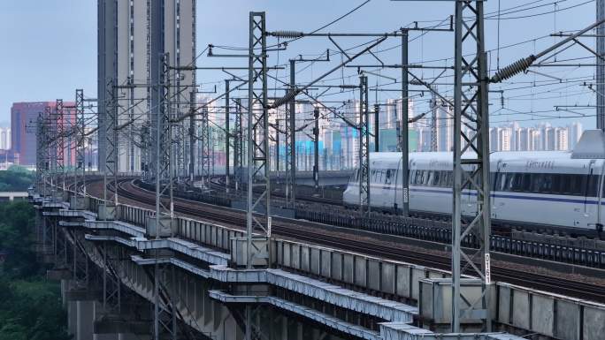 中国高铁实拍 穿梭桥梁