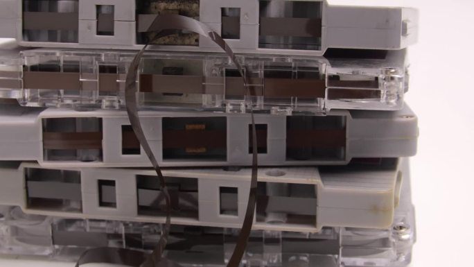 盒式磁带是前数字时代的录音技术。