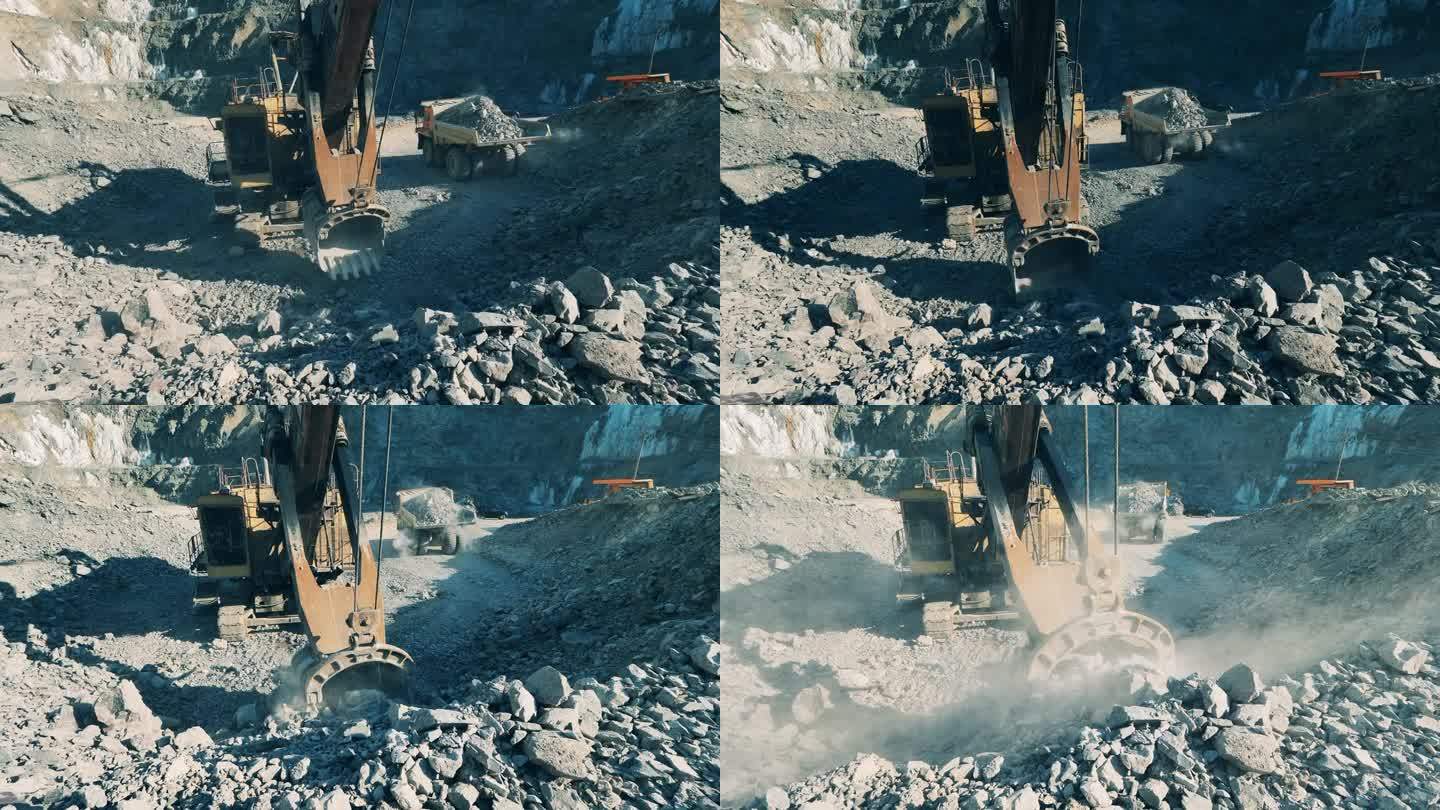 机器正在把矿石运出矿区