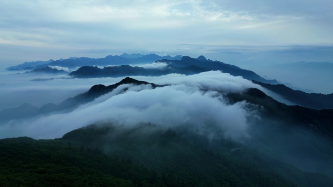 群山 云海 山峰之巅 峰峦叠嶂