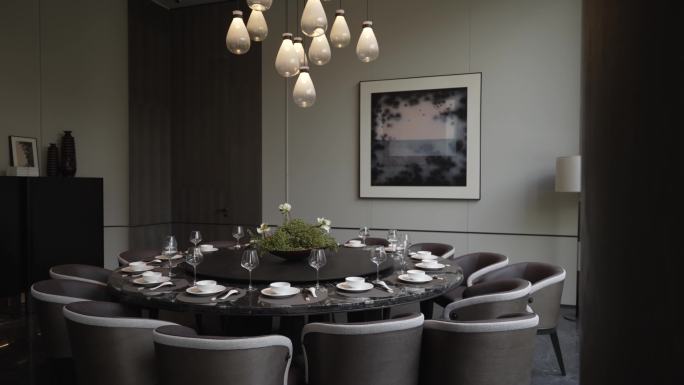 新中式餐厅圆桌餐桌和餐具