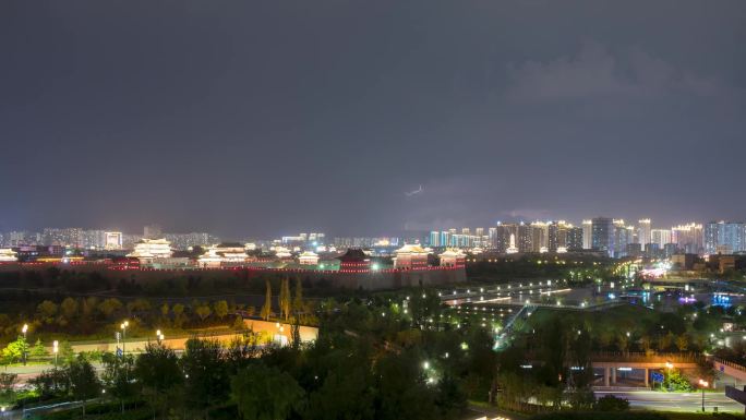 大同古城雨夜闪电延时视频