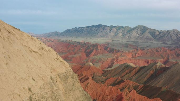 新疆昌吉天山努尔加大峡谷丹霞地貌