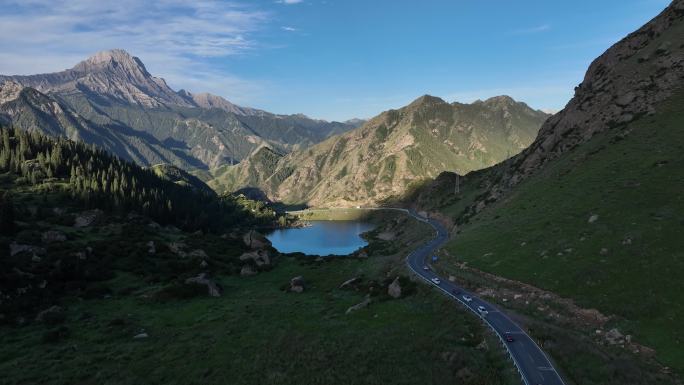 新疆独库公路小龙池航拍风景