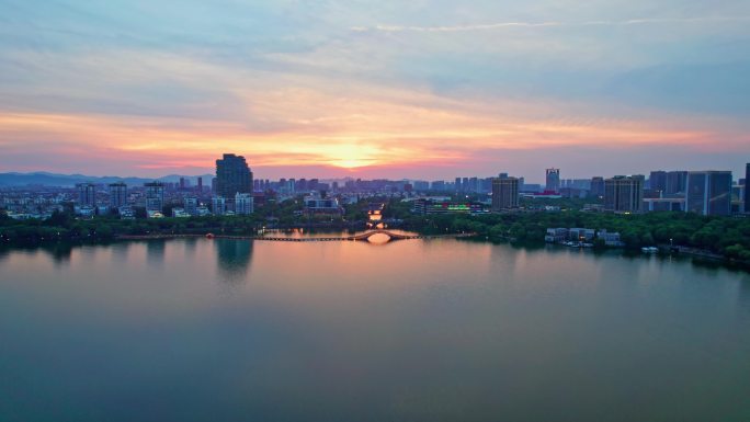 绍兴柯桥城市大景 瓜渚湖