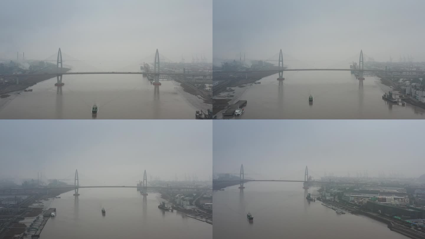 云雾中的跨海大桥