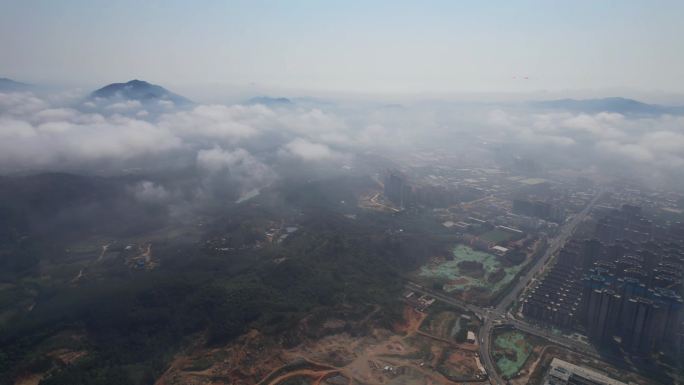 航拍福建省漳州市漳浦县城全景平流雾