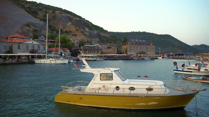 位于土耳其爱琴海沿岸的历史名城阿索斯。