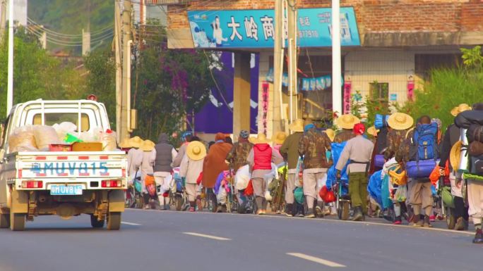 徒步旅行 佛教 公路行驶