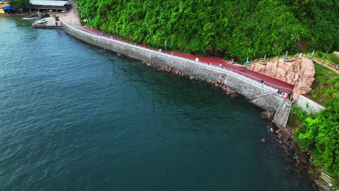 大海深海岸边游客半岛高清