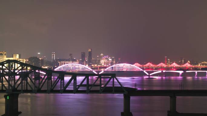 城市高铁跨江大桥夜景延时拍摄