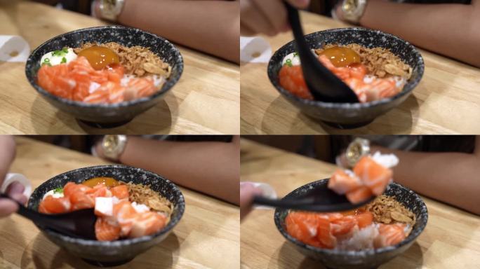 韩式腌蛋鲑鱼饭