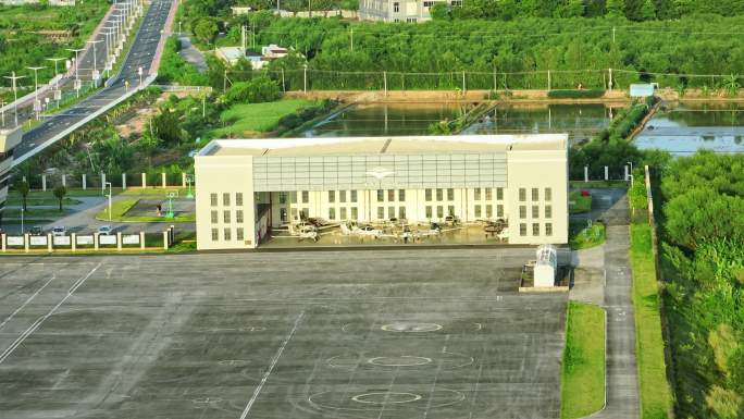 4k航拍珠海莲洲通用航空机库小飞机