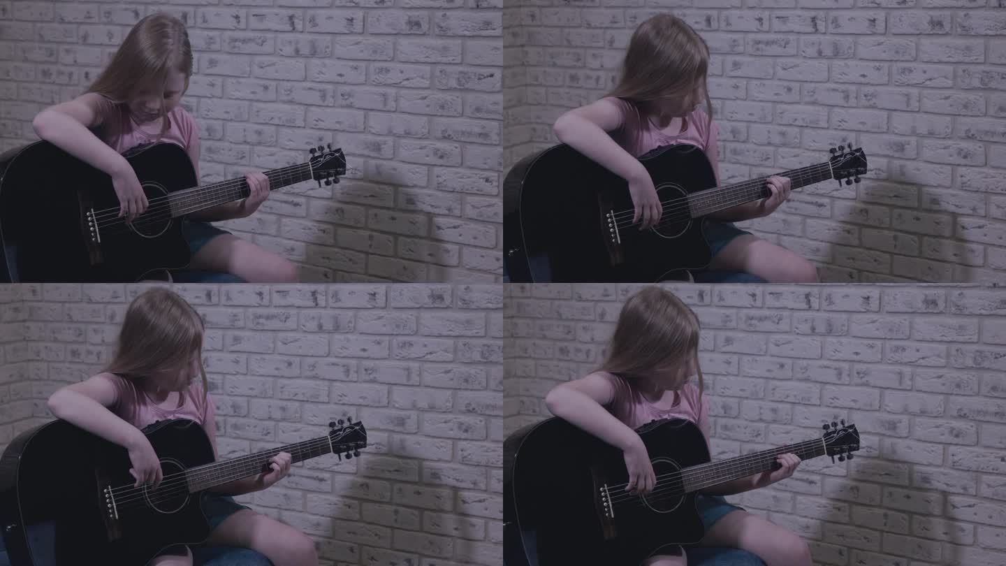 聪明的少女学弹吉他