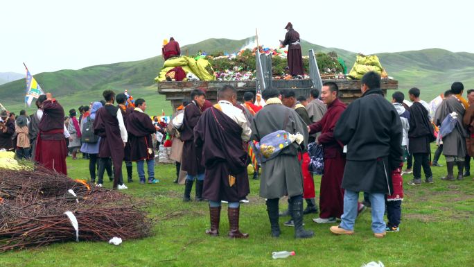 果洛狮龙宫格萨尔祭祀大煨桑藏族庆典活动