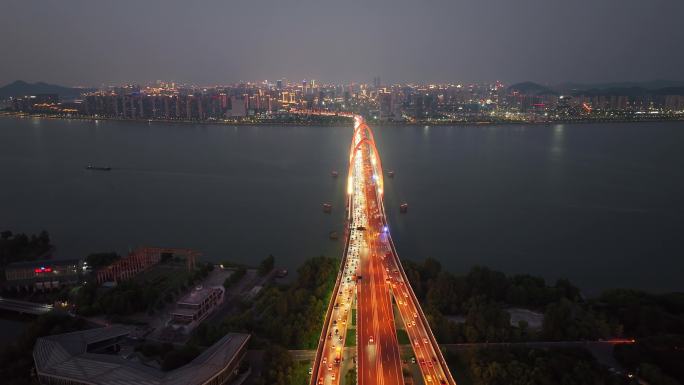 航拍杭州彩虹快速路之江大桥夜景