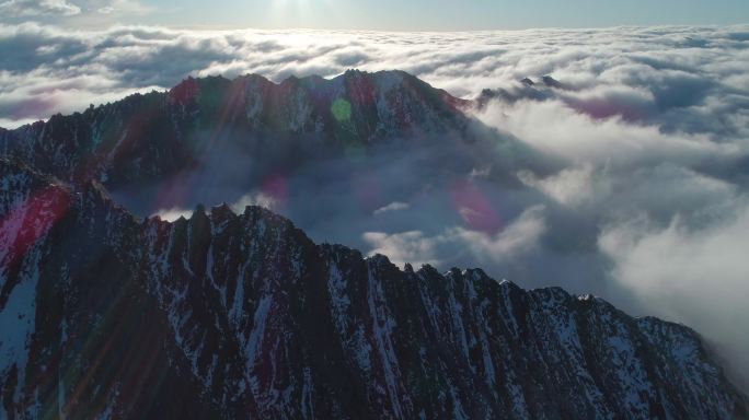 航拍川西雪山巴郎山风景高原地貌日出云海