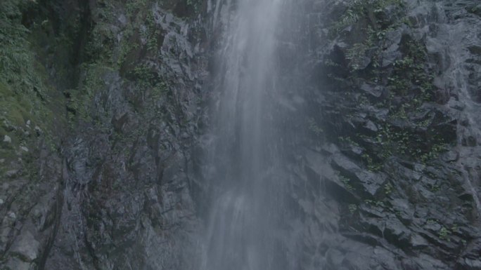 (4K) X浙江泰顺乌岩岭山涧流水慢镜头