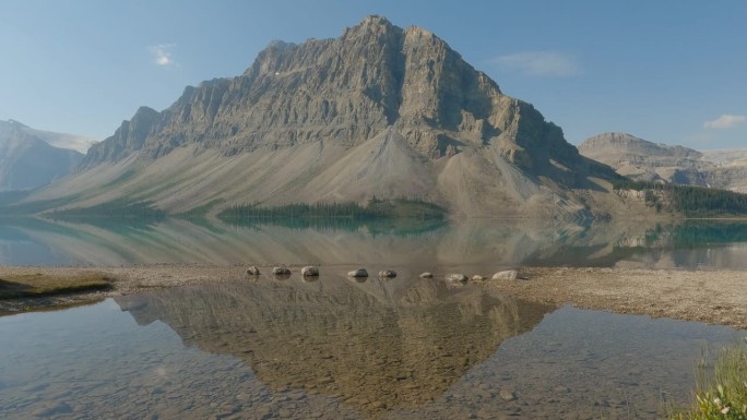 风景秀丽的山湖山湖秀丽美景