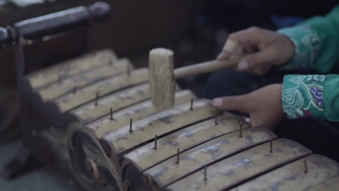 佳美兰是印尼的传统乐器之一，享誉世界。甘美兰有爪哇、巽他和巴厘岛等多个地区。